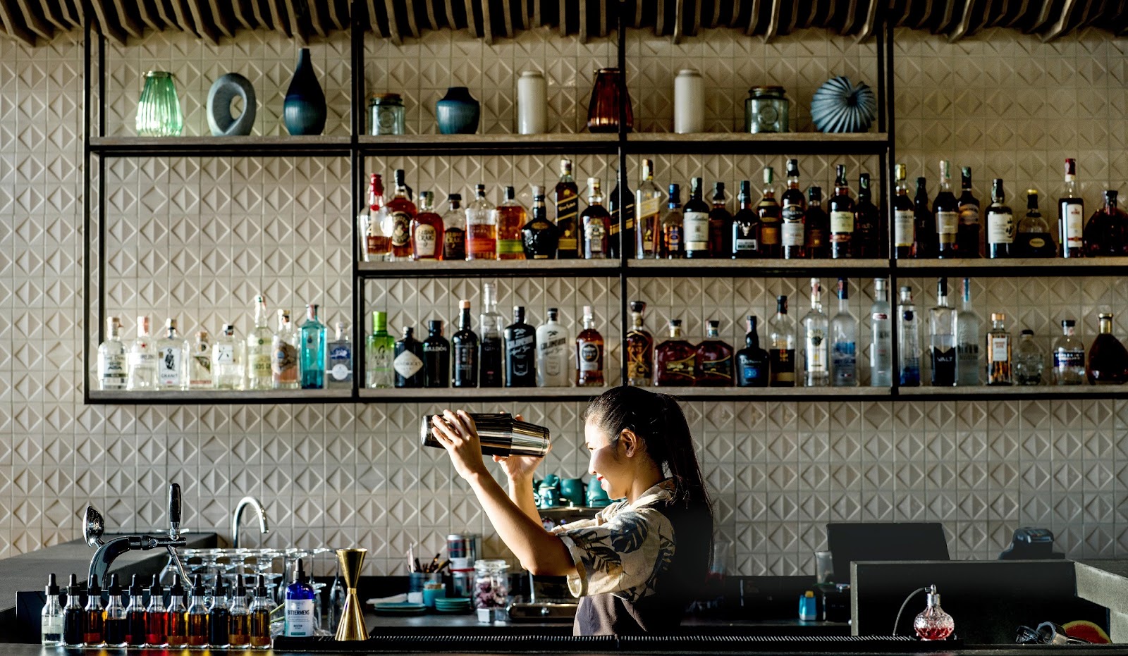 Pine Beach Bar — Bar in Kamala, Phuket