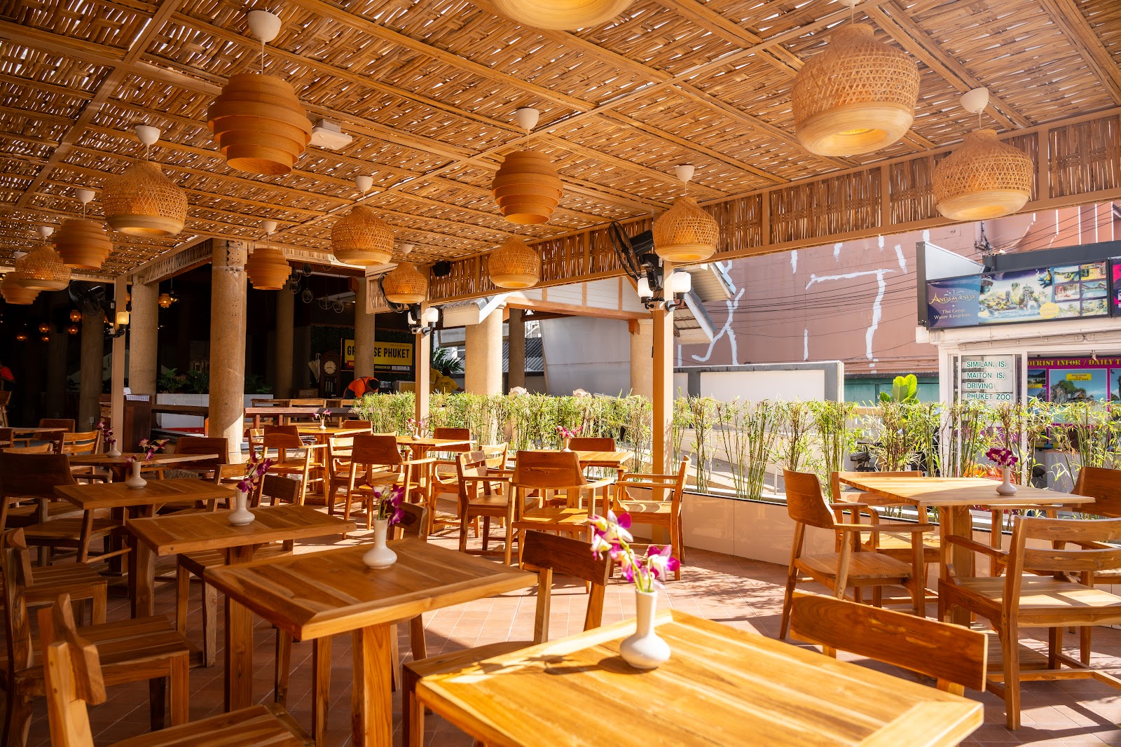 Julian Happy Days Restaurant Bar Cafe — Restaurant in Patong, Phuket