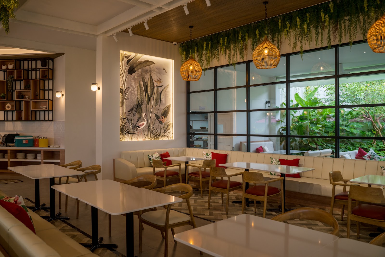 Mun Prao’s Cafe & Restaurant — Restaurant in Kata, Phuket